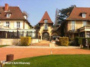 golf club MIONNAY home